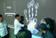 Punya Pengalaman Puluhan Tahun di Dunia Usaha, Andi Utta Terus Berinovasi, Kini Desa di Bulukumba Berbasis Digital FOTO: Bupati Andi Utta saat melakukan Launching Desa Digital di lapangan pemuda Bulukumba