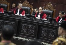 Soal Tudingan Penggelembungan Suara Paslon 02 oleh KPU, Bawaslu: Memenuhi syarat formil, Tapi Tidak Memenuhi Syarat Materiil FOTO: Hakim Mahkamah Konstitusi saat menyidangkan sengketa hasil Pilpres 2024 di Gedung Mahkamah Konstitusi, Jakarta, Kamis dari (27/3/2024). (ANTARA FOTO/Aprillio Akbar)