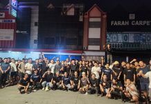 Adventure Car Community Kembali Gelar Bakti Sosial di Bulan Ramadhan 1445 Hijriah FOTO: Andi Rahman Saleh atau Andi Emang bersama ratusan anggota Adventure Car Community usai menggelar bakti sosial dan buka puasa bersama. Ahad (31/3)