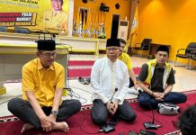 Soal Calon Kepala Daerah, TP: Nurdin Halid Tidak Berkompeten Bicara Cakada, NH Hanya Urus Surat-Surat Saja di DPP Golkar FOTO: Ketua DPD I Golkar Sulsel, Taufan Pawe (TP) saat ngobrol santa dengan media usai buka bersama di Kantor Golkar Sulsel, Rabu (03/04/2024). Foto: Istimewa