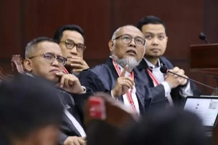 FOTO: Bambang Widjojanto (BW) saat sidang sengketa Pilpres 2024 di MK hari ini Rabu 3 April 2024. (instagram: @mahkamahkonstitusi)