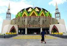 Pelarangan Salat Id di Masjid Terapung, Warga Minta Pj Wali Kota Parepare Berhenti Bikin Kacau FOTO: Masjid Terapung Kota Parepare (ist)