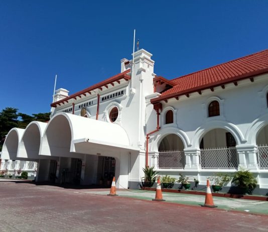 Sidang Tipikor: Andres Ngaku Setor Uang Fee dalam Bentuk Tunai ke Wabup Gowa, Darmawangsyah Ngaku Tak Kenal Koko Andre FOTO: Kantor Pengadilan Negeri Makassar, Jln. R.A Kartini No.18/23, Kelurahan Baru, Kecamatan Ujung Pandang, Kota Makassar, Sulawesi Selatan (Dok.LegionNews)