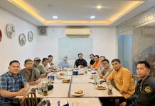 Partai NasDem dan PKS Bertemu Bahas Peluang Koalisi di Pilwakot Makassar FOTO: Pengurus DPD Partai Nasdem dan PKS Kota Makassar melakukan pertemuan sekaligus silaturahmi di bulan syawal pasca lebaran idul fitri 1445 hijriah.