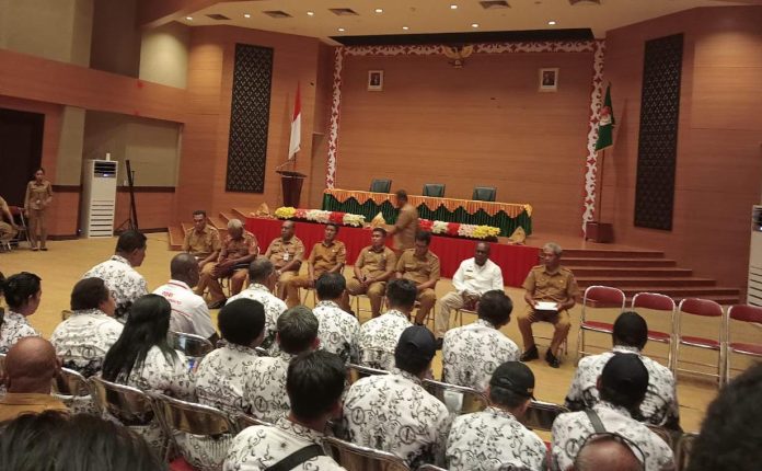 FOTO: Perwakilan Guru saat ditemui sejumlah pejabat Pemkab Merauke. Senin (22/4/2024)