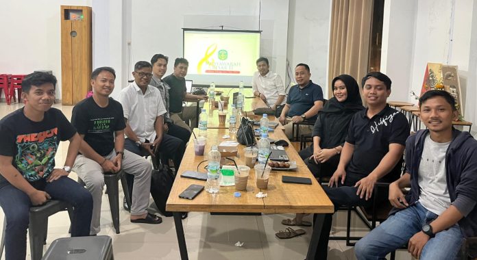 FOTO: Rapat koordinasi Panitia Pelaksana yang digelar di KopiHub Jalan Perintis Kemerdekaan, Makassar, Senin, 22 April 2024.