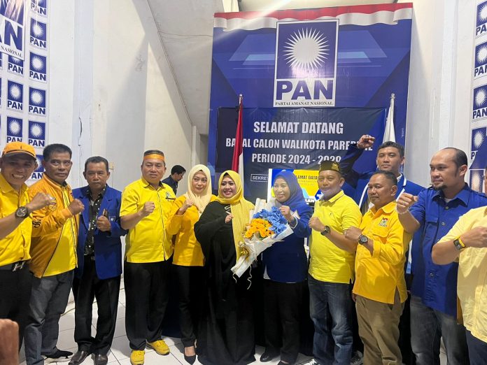 FOTO: Bakal calon wali Kota Parepare, Erna Rasyid Taufan (Erat) resmi mendaftar di Partai Amanat Nasional (PAN) Kota Parepare. Rabu, 24 April 2024.