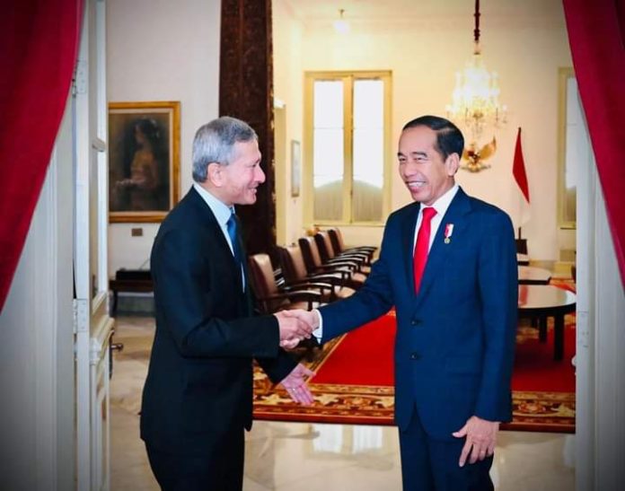 FOTO: Presiden Joko Widodo saat menemui Menteri Luar Negeri (Menlu) Singapura Vivian Balakrishnan di Istana Merdeka, Jakarta, pada Jumat, 26 April 2024. [Foto: Kris - Biro Pers Sekretariat Presiden]