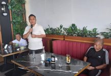 Anggaran PON Minim, Ketum KONI: Ini PR Sangat Berat FOTO: Ketua Umum KONI Sulsel Yasir Mahmud bersama pengurus menggelar pertemuan di The Icon Beach Lounge and Cafe, Citraland Point of Indonesia Cluster Sunset Quay, Rabu (01/05/2024) pagi tadi.