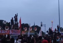 Teriak ‘Bakar Jokowi’ di May Day, BMI: Mabes Polri Segera Tangkap Viktor Yeimo FOTO: Tangkap layar dari kanal YouTube, Saat Viktor Yeimo menyampaikan orasi di peringatan hari buruh internasional di Jakarta 1 Mei 2024.
