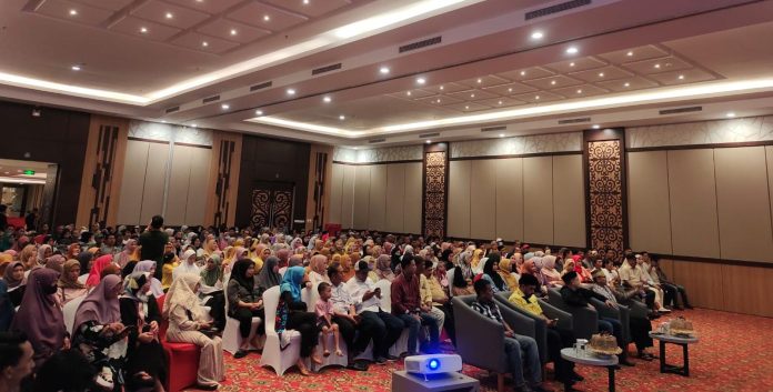 FOTO: Anggota DPRD Makassar yang juga calon anggota legislatif terpilih 2024-2029 Andi Suharmika menggelar halalbihalal bersama keluarga besarnya di Hotel Harper Makassar Jalan Perintis Kemerdekaan, Sabtu malam (4/5/2024). (Istimewa)