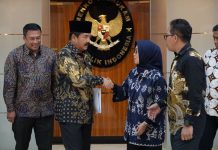 Dewan Pers Temui Menko Polhukam Bahas Pembentukan Komite Publisher Rights FOTO: Menteri Koordinator Bidang Politik, Hukum, dan Keamanan Hadi Tjahjanto saat menerima jajaran Dewan Pers di Kantor Kemenko Polhukam, Jakarta Pusat, Selasa (7/5/2024).(Dok. Kemenko Polhukam)