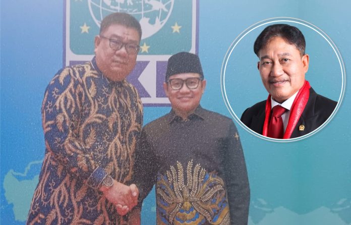 FOTO: Dr.H.Samahuddin, S.IP., M.Si. bersalaman dengan Ketua Umum PKB, Dr. H. Muhaimin Iskandar (Cak Imin), dan insert foto caleg DPR RI PKB terpilih dari dapil 2, Andi Muawiyah Ramli (Amure). Foto: Istimewa