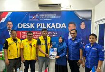 LO APPI Ambil Formulir di Partai Demokrat, Pablo Berharap KIM dapat Berkoalisi Kembali di Pilwali Makassar FOTO: Pengurus Golkar Makassar, Basir Syam Korwil Biringkanaya Tamalanrea Arfandy Ibrahim LO APPI saat diterima Team Penjaringan DPC Demokrat Makassar, Hj Fatma Wahyuddin dan H. Ray Suryadi Arsyad.