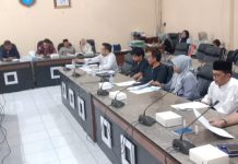 DPRD Pangkep Gelar RDP Terkait Putusan PT TUN Pilkades Kapoposang Bali FOTO: Komisi I DPRD Kabupaten Pangkajene dan Kepulauan menggelar Rapat dengar pendapat (RPD) dengan Pemkab Pangkep, di ruang sidang B DPRD Pangkep, beberapa waktu lalu.