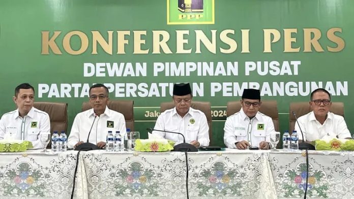 FOTO: Plt Ketua Umum Partai Persatuan Pembangunan (PPP) Mardiono, mengaku kecewa dengan keputusan Mahkamah Konstitusi (MK) yang menolak permohonan perselisihan hasil pemilihan umum (PHPU) atau sengketa Pileg 2024 yang diajukan PPP. (Winda Nelfira).