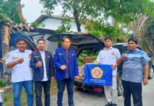 Karang Taruna Makassar kembali Salurkan Bantuan 1 Ton Beras ke Luwu FOTO: Ketua dan Pengurus Karang Taruna kota Makassar saat akan mendistribusikan bantuan kepada korban banjir di Kabupaten Luwu Provinsi Sulawesi Selatan, Kamis, 23 Mei 2024.