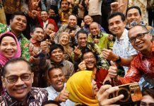 Wujudkan Swasembada Pangan, Mentan Amran Gandeng Perhimpunan Alumni Perguruan Tinggi Negeri se-Indonesia FOTO: Menteri Pertanian Andi Amran Sulaiman saat silaturahmi Himpuni dengan Kementerian Pertanian di Jakarta pada Selasa malam (28/05/2024).