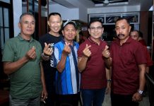 Masyarakat Parang Tambung Siap Berjuang dan Menang Bersama Rusdin Abdullah FOTO: Bakal Calon Wali Kota Makassar, Rusdin Abdullah melakukan silaturahmi dengan tokoh masyarakat Parang Tambung, Kecamatan Tamalate, Rabu malam (29/05/2024).