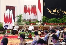 Prabowo Duduk Disamping Jokowi, Yusuf Permana: Posisi Beliau Presiden Terpilih FOTO: Presiden Joko Widodo (Jokowi) berdampingan dengan Presiden terpilih Prabowo Subianto. Foto: Vico - Biro Pers Sekretariat Presiden, Lokasi: Istana Negara, Jakarta. Senin, 24 Juni 2024.