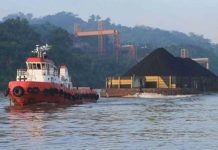 Perusahaan Milik Haji Isam Terseret Skandal Manipulasi yang Dilakukan Adani Grup Asal India FOTO: Ilustrasi kapal tongkang pengangkut batubara (istimewa)