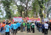 7 Parpol Non Parlemen di Mojokerto Tandatangani Deklarasi KMB di Harlah Pancasila Gambar : Deklarasi Pembentukan KMB