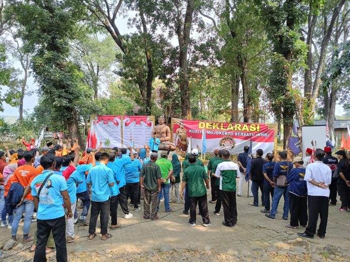 Gambar : Deklarasi Pembentukan KMB