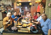 Sowan ke KKLR Sulsel, Hamzah Jalante: Saya Siap Berjuang untuk Palopo! FOTO: Bakal calon Wakil Walikota Palopo Hamzah Jalante bersilaturahmi dengan pengurus Kerukunan Keluarga Luwu Raya (KKLR) Sulawesi Selatan di Makassar, Minggu (02/06/2024).