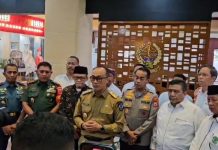Pemprov Sulsel dan Pemkot Tindak Tegas Diskotik-THM Tak Berizin di Makassar FOTO: Pj Gubernur Sulsel, Prof Zuldan bersama Forum Komunikasi Pimpinan Daerah (Forkompinda) Sulawesi Selatan menggelar keterangan persnya di Makassar. Senin (3/6).