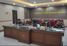 Wakajati Sulsel Hadiri Ekspose Restorative Justice FOTO: Wakil Kepala Kejaksaan Tinggi Sulawesi Zet Tadung Allo, SH.,MH saat mengikuti sekaligus 3 ekspose perkara untuk dimohonkan persetujuan RJ. Senin (03/06/2024)