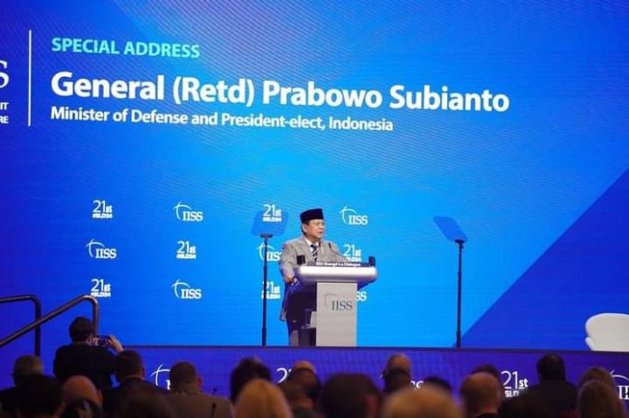 FOTO: Presiden terpilih periode 2024 - 2029 yang juga Menteri Pertahanan, Prabowo Subianto saat menghadiri forum internasional di Singapura. (Properti: Prabowo Subianto via facebook)