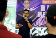 Rusdin Abdullah Bareng Caleg Terpilih Partai Nasdem di Biringkanaya, Serap Aspirasi Anak Millenial FOTO: Rusdin Abdullah (Rudal) saat menemui anak anak muda Biringkanaya. Kamis (6/6/2024)