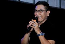 Rusdin Abdullah Tawarkan Program Bebas Iuran Sampah, Warga Manggala Sontak Berteriak Setuju FOTO: Rusdin Abdullah (Rudal) saat bersilaturahmi dengan Tim Manna Ngapa, binaan anggota DPRD kota Makassar, Supratman.