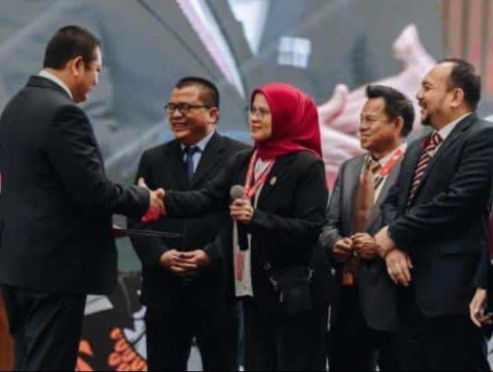 FOTO: Aldin Bulen, SH,.MH kedua dari kanan saat digelar Kongres Nasional IV, Kongres Advokat Indonesia (KAI) yang digelar di Auditorium UMS, Solo 7 – 8 Juni 2024.