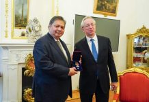 Menko Perekonomian Airlangga Berkunjung ke Rusia FOTO: Menteri Koordinator Bidang Perekonomian Airlangga Hartarto saat kunjungan kerjanya ke Rusia. (Dok. Airlangga via Facebook)