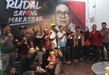Pekerja Seni dan Budaya Datangi Posko Rudal, Nyatakan Sikap Dukungan di Pilwali Makassar FOTO: Rusdin Abdullah (Rudal) bersama pengurus Persaudaraan Pengusaha Elekton Caya Caya di Posko Pemenangan Rudal di Jl. AP Pettarani, Makassar. Jumat (14/6)
