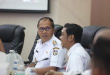 Pj RTRW Malas, Tersandung Hukuman Hingga Tilep Iuran Sampah Bakal Dievaluasi Wali Kota Makassar FOTO: Moh Ramdhan Pomanto atau Danny Pomanto saat rapat bersama pimpinan SKPD Pemkot Makassar. (Properti Danny Pomanto via Facebook)