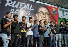 Rudal Mendengar Anak Milenial, Bakal Gelar Bazar Musik FOTO: Ketua Anak Milenial Rudal (AMR) Muh. Yusuf Maulana Ashar bersama Rusdin Abdullah.