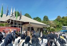 Jelang Pilwakot dan Pilgub, KPU Makassar Buka Pendaftaran Calon Anggota KPPS Sebanyak 13 Ribu Orang FOTO: Pelantikan Pantarlih di pelataran kantor KPU Makassar. Senin (24/6). (Istimewa)