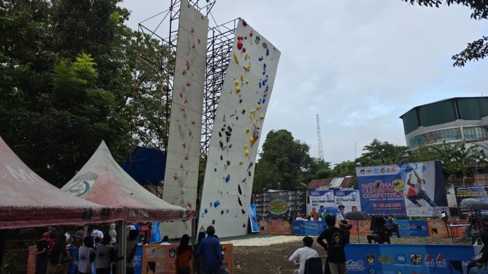 FOTO: Kejuaraan Nasional Panjat Tebing National Climbing Competition (NCC ke 2) di Universitas Muslim Indonesia (UMI), dibuka sejak Senin (1/7/2024).