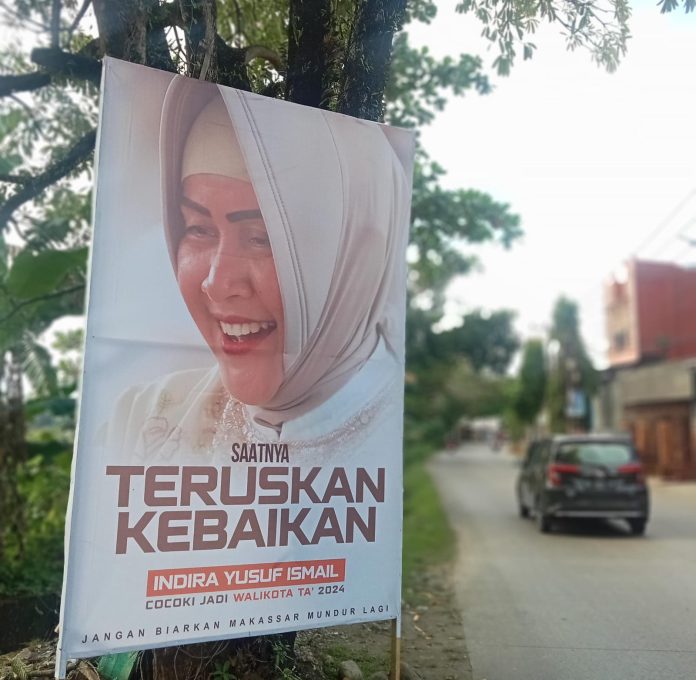 FOTO: Alat Peraga Kampanye (APK) Indira Yusuf Ismail di Jalan Raya Perumnas Antang, Kecamatan Manggala, Kota Makassar. (LN)