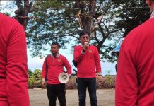 Rutan Kelas IIB Barru Genjot Kualitas SDM dan Kekompakan Pegawai Lewat FMD FOTO: Kepala Rutan Barru, Amsar gelar kegiatan Pembinaan Fisik, Mental, dan Disiplin dalam rangka meningkatkan kualitas sumber daya manusia dan memperkuat kekompakan pegawai, Rumah Tahanan Negara Kelas IIB Barru, Sabtu 6 Juli 2014. (Istimewa)