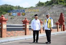 Wapres Resmikan Bendungan Cipanas, Berpotensi Menjadi Pembangkit Listrik Sebesar 3,0 megawatt FOTO: Wapres KH Maruf Amin bersama Menteri PUPR Basuki Hadimuljono saat meresmikan Bendungan Cipanas, di Desa Cibuluh, Kecamatan Ujungjaya, Kabupaten Sumedang, Provinsi Jawa Barat (Jabar). Selasa, (09/07/2024). (Dok. Seskab)