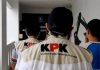 Usai OTT di Kantor Imigrasi Jakbar, KPK Cari Wamen Impas ILUSTRASI: Penyidik KPK saat melakukan penggeledahan