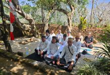 Pengurus Lembaga Trah GTS Ziarahi Makam Karaeng Galesong dan Sembilan Wali Songo FOTO: Lembaga Trah Gowa Tallo Sanrobone saat melakukan ziarah dan melakukan kegiatan adat dan budaya.