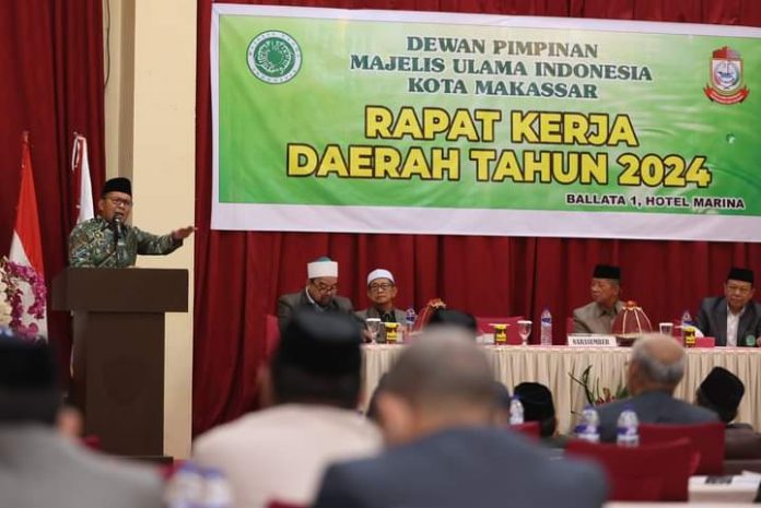 FOTO: Wali Kota Makassar Moh Ramdhan Pomanto atau 'Danny Pomanto' menghadiri rapat kerja Dewan Pengurus, Majelis Ulama Indonesia (MUI) Kota Makassar di hotel Hotel Marina. Sabtu (13/7). (Dok. Danny Pomanto via Facebook)