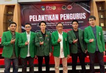 Pengurus BEM-BLM Dilantik, Ini Pesan Penting dari Dekan FH UMI FOTO: Pengurus Badan Eksekutif Mahasiswa dan Badan Legislatif Mahasiswa (BEM-BLM) periode 2024-2025.