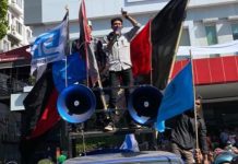 Kasus Dugaan Korupsi Milyaran Rupiah di Dinas Kominfo Maros, Kejam Desak Kajati Sulsel Awasi Penyidik FOTO: Azhari Hamid Ketua umum Kejam Sulsel saat menggelar aksi. (Istimewa)