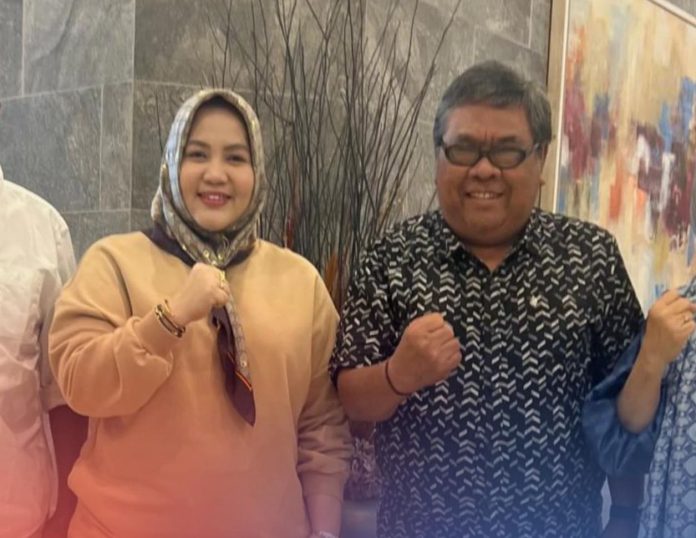 FOTO: Putri Dakka dan Ketua PPP kota Palopo Haidir Basir. (Istimewa) 