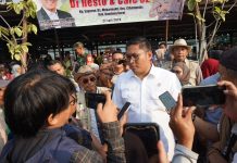 Wamentan Sudaryono Tinjau Irigasi dan Temu Wicara Bersama Petani di Bandung FOTO: Wakil Menteri Pertanian (Wamentan), Sudaryono saat diwawancarai awak media. (Humas Kementan)